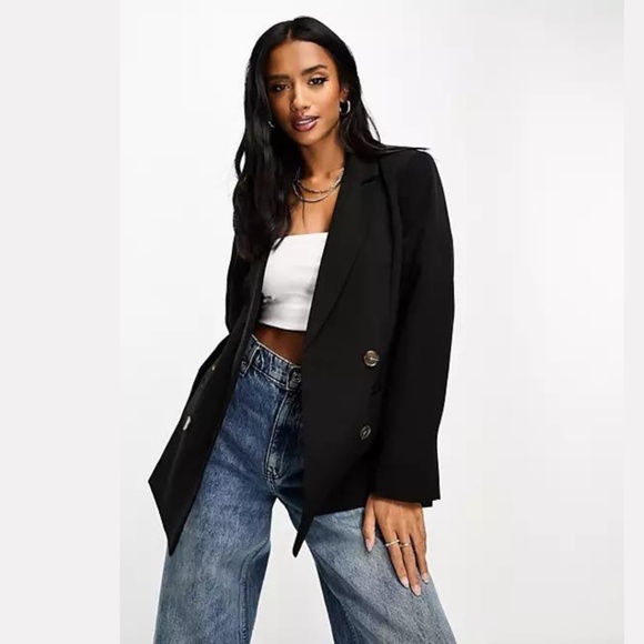 Miss Selfridge Petite Oversized Double Breasted blazer. - Picture 2 of 16